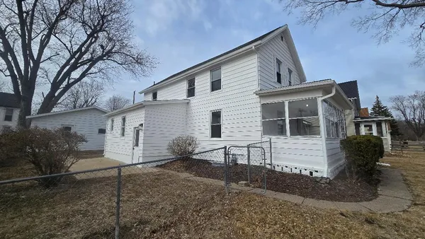 $134,900 | 3006 Roosevelt Street, Clinton, IA 52732