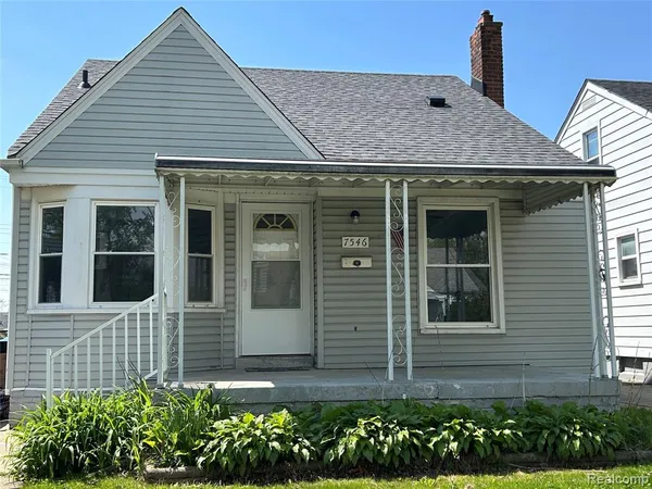 $184,900 | 7546 Sterling Street, Center Line, MI 48015