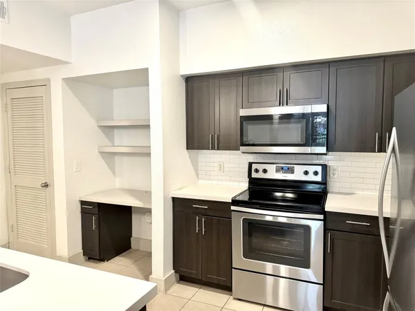 $1,740 | 2222 Smith Street, Unit 325, Houston, TX 77002