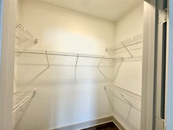 $1,786 | 2222 Smith Street, Unit 225, Houston, TX 77002