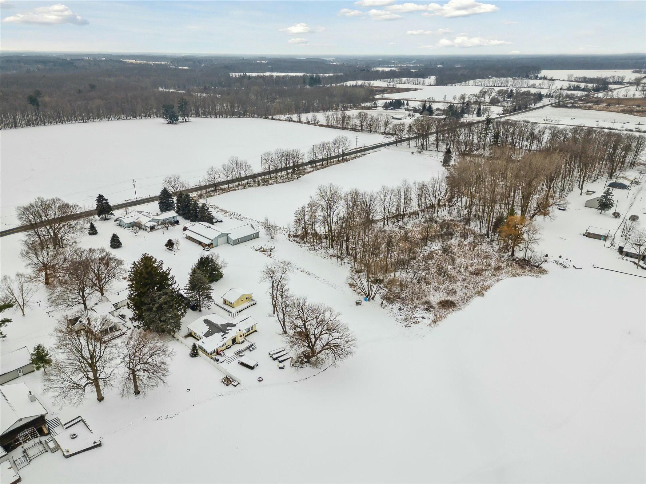 6690 East Sidney Road Crystal, MI 48818 - Photo 10 of 20 tempImageF1ngrG