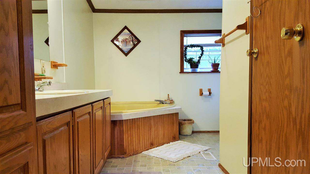 W7185 Johns Road Niagara, WI 54151 - Photo 16 of 19