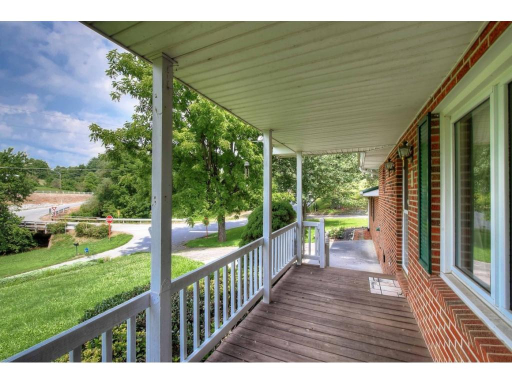 2032 Southside Road Elizabethton, TN 37643 - Photo 11 of 35 Photo 11