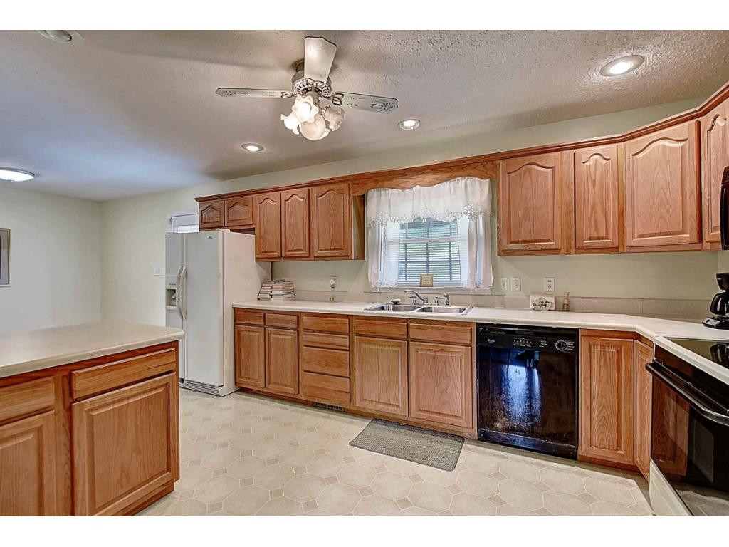 2032 Southside Road Elizabethton, TN 37643 - Photo 17 of 35 Photo 17