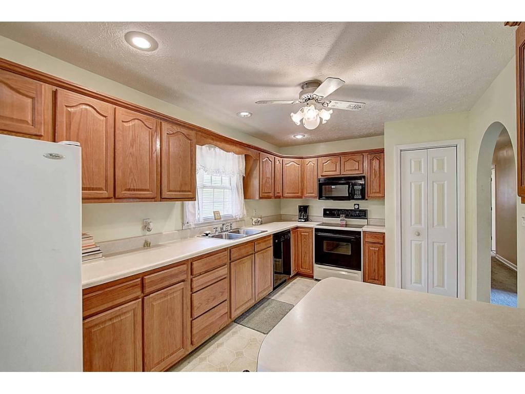 2032 Southside Road Elizabethton, TN 37643 - Photo 18 of 35 Photo 18