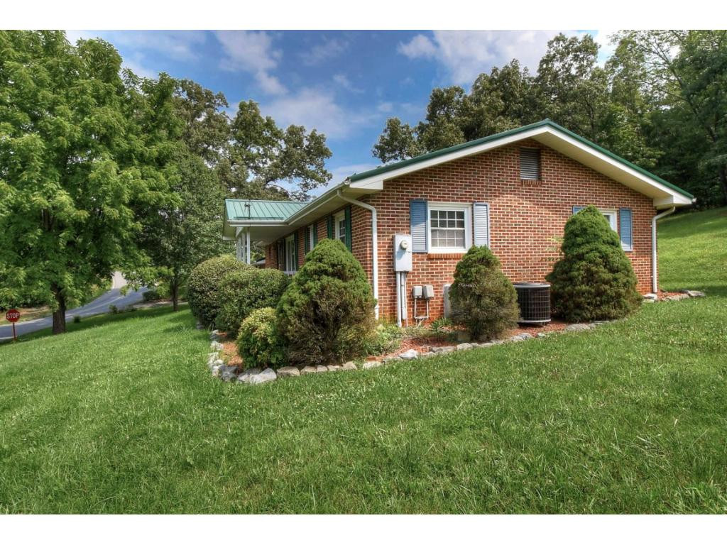 2032 Southside Road Elizabethton, TN 37643 - Photo 3 of 35 Photo 3