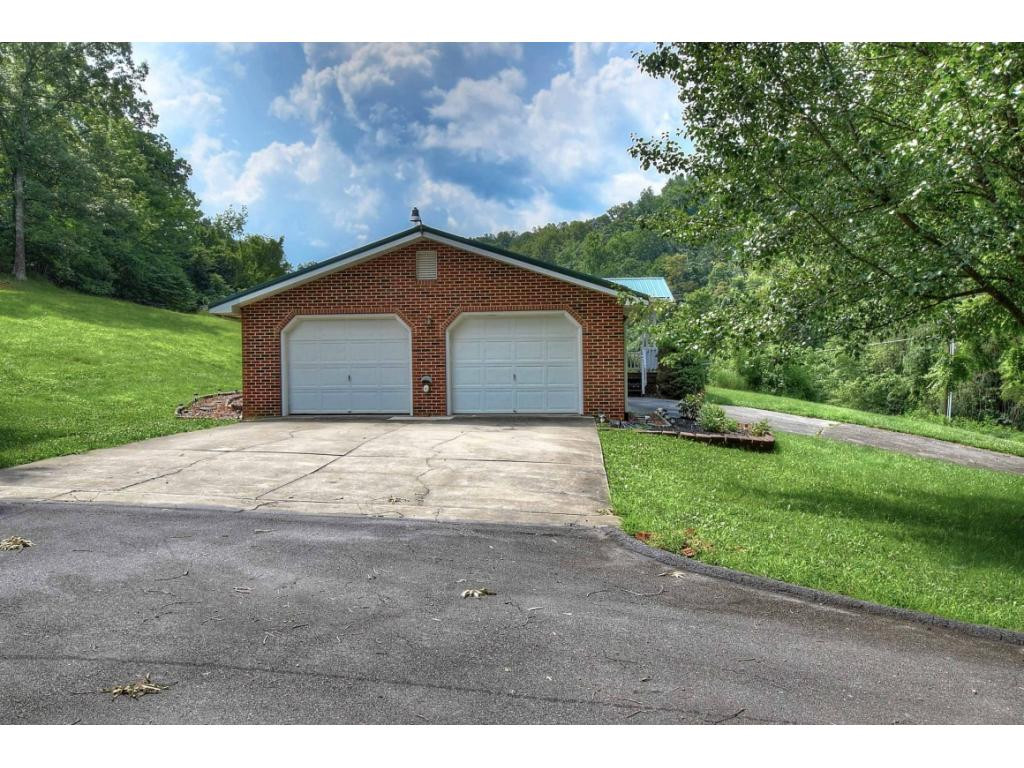 2032 Southside Road Elizabethton, TN 37643 - Photo 9 of 35 Photo 9