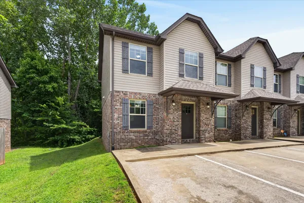 $725,000 | 1763 Spring Water Drive, Clarksville, TN 37040