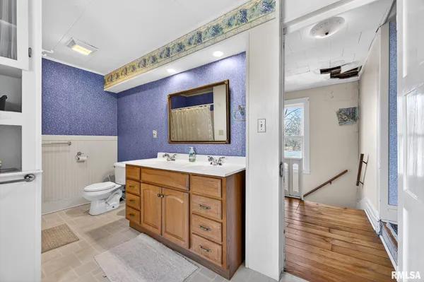 $145,900 | 127 East North Street, Galesburg, IL 61401