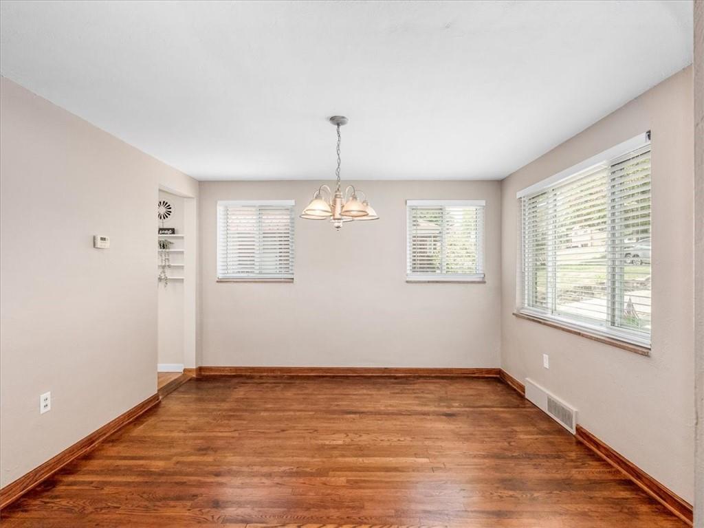 2375 Rose Garden Road Pittsburgh, PA 15220 - Photo 5 of 27 Gallery Image 5