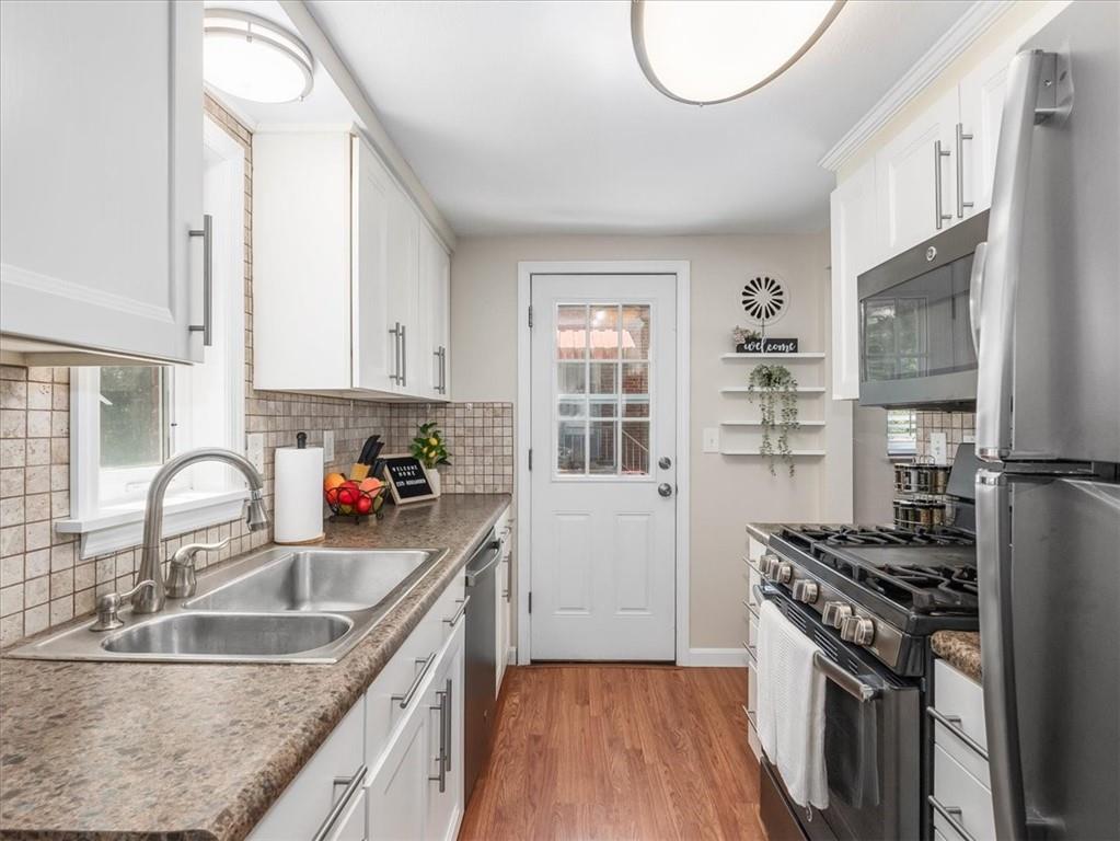 2375 Rose Garden Road Pittsburgh, PA 15220 - Photo 8 of 27 Gallery Image 8