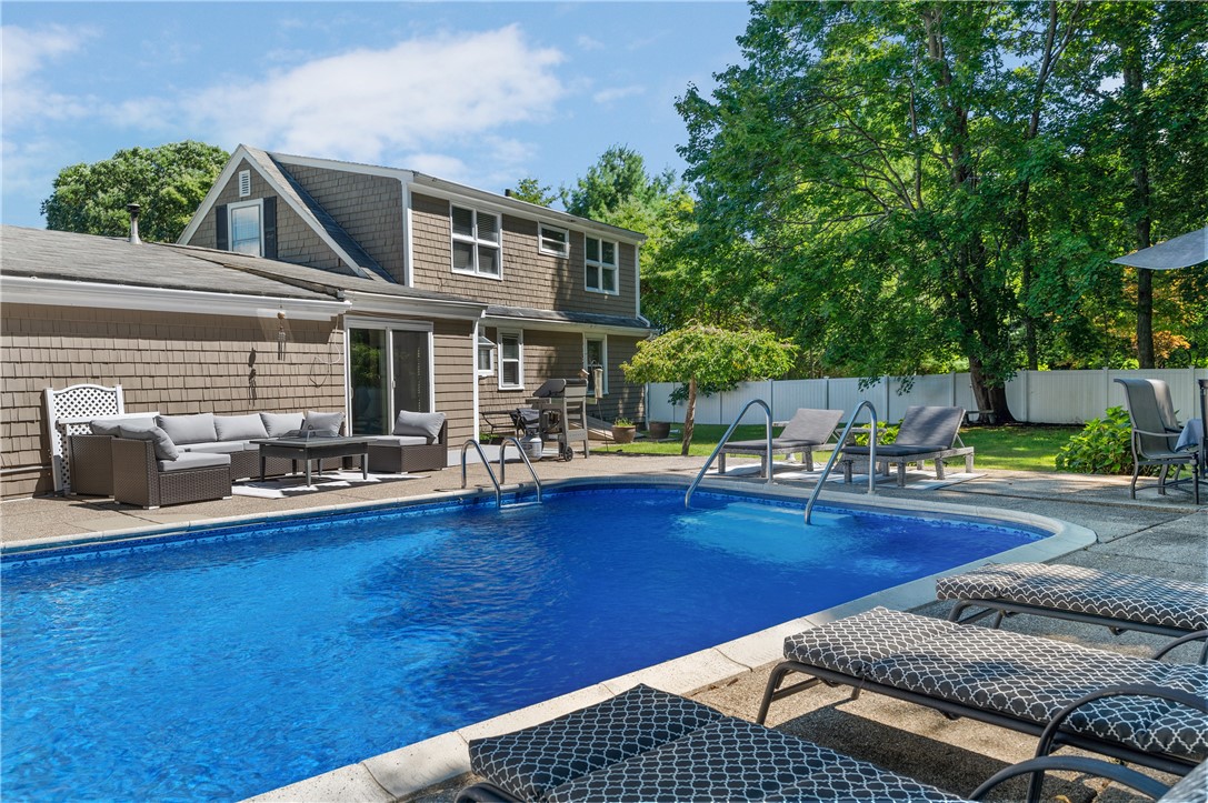11 Breakneck Hill Road Lincoln, RI 02865 - Photo 16 of 43