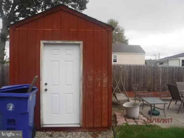 43 Harbor Road Toms River, NJ 08753 - Photo 5 of 16 Gallery Image 5
