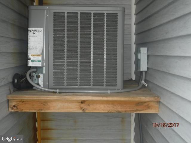 43 Harbor Road Toms River, NJ 08753 - Photo 10 of 16 Gallery Image 10