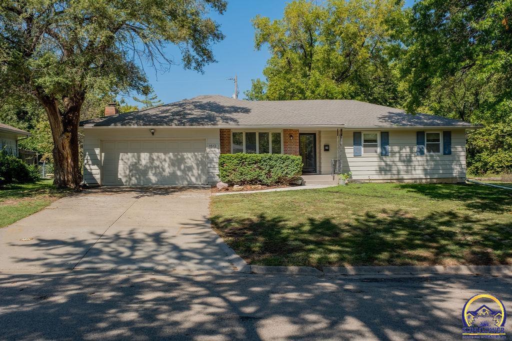 1512 Southwest 29th Terrace Topeka, KS 66611 - Photo 1 of 27