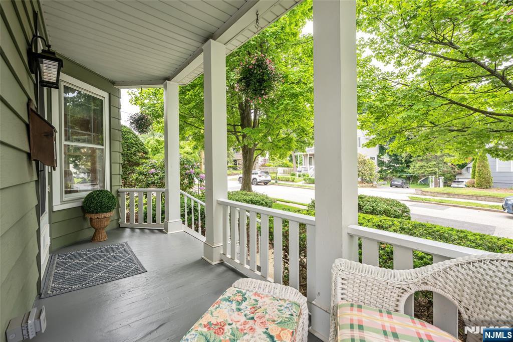123 Liberty Street Ridgewood, NJ 07450 - Photo 4 of 44