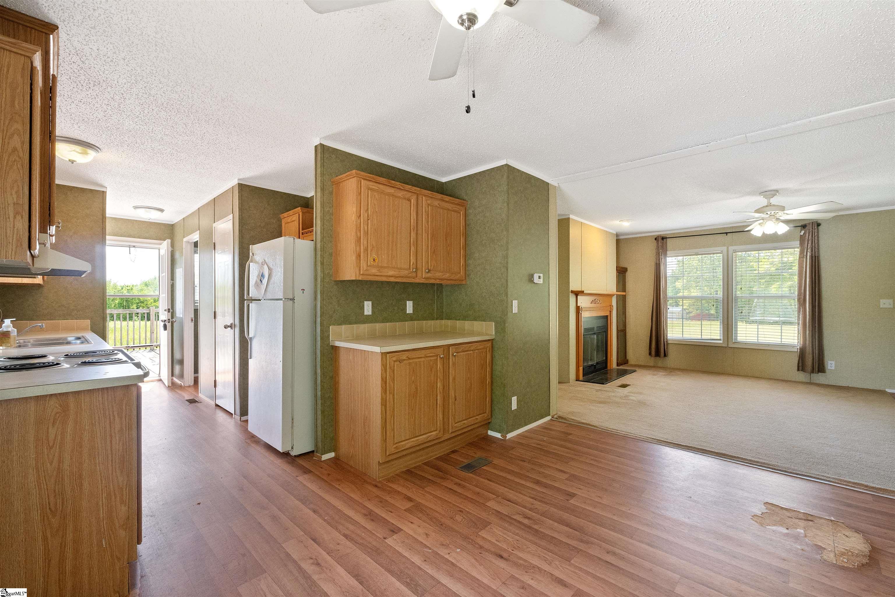 1428 Simmons Road Gray Court, SC 29645 - Photo 10 of 36