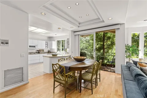 $2,445,000 | 10055 Reevesbury Drive, Beverly Hills, CA 90210