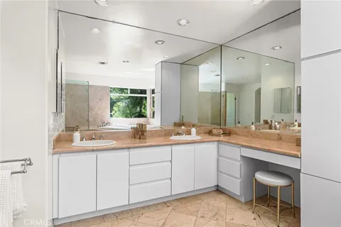 $2,445,000 | 10055 Reevesbury Drive, Beverly Hills, CA 90210