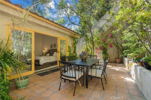 $2,445,000 | 10055 Reevesbury Drive, Beverly Hills, CA 90210