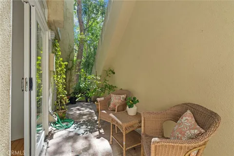 $2,445,000 | 10055 Reevesbury Drive, Beverly Hills, CA 90210