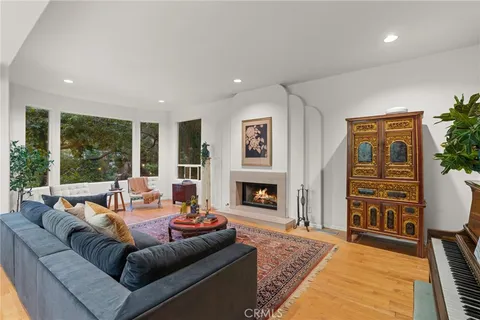 $2,445,000 | 10055 Reevesbury Drive, Beverly Hills, CA 90210