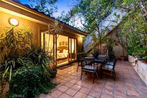 $2,445,000 | 10055 Reevesbury Drive, Beverly Hills, CA 90210