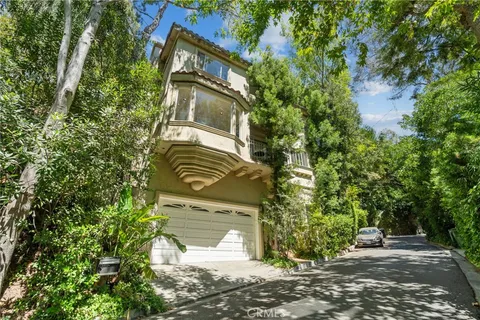 $2,445,000 | 10055 Reevesbury Drive, Beverly Hills, CA 90210