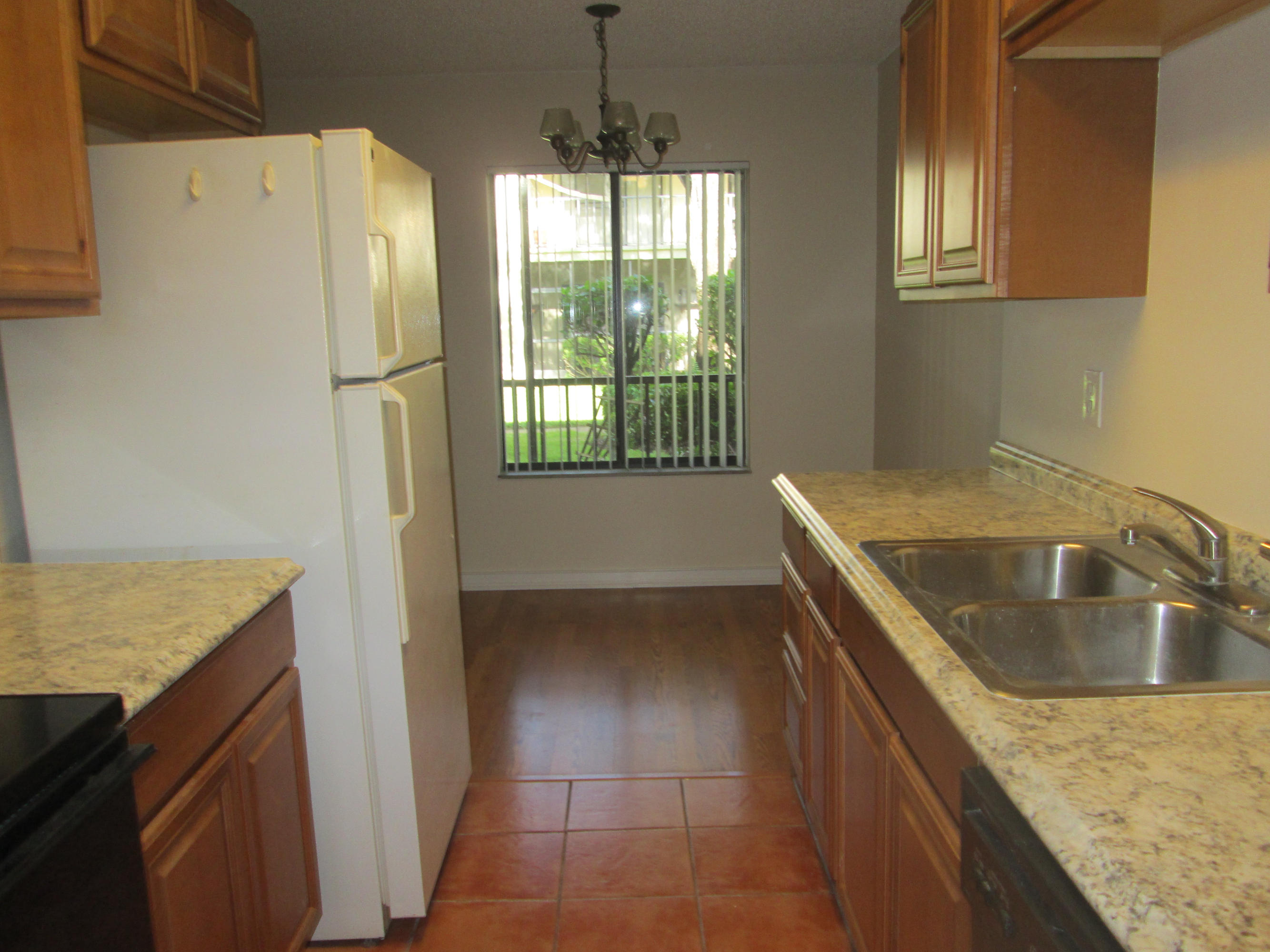 150 Pineview Road, Unit D2 Jupiter, FL 33469 - Photo 8 of 19 IMG_4611