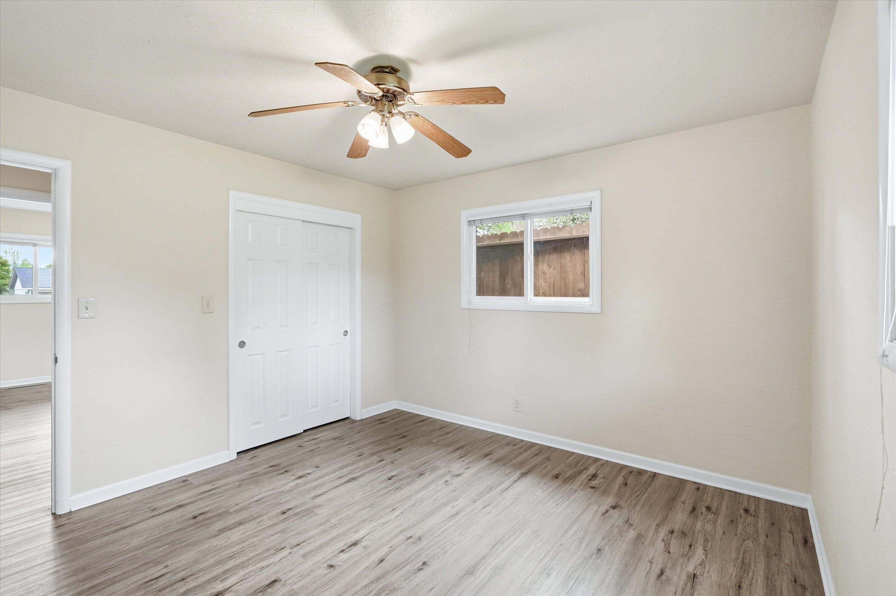 689 South Modoc Avenue Medford, OR 97504 - Photo 27 of 47 Primary bedroom