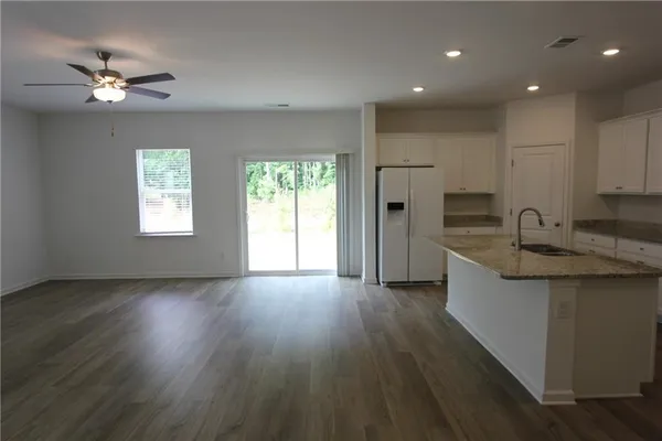 $2,850 | 6015 Deer Run Street, Union City, GA 30291