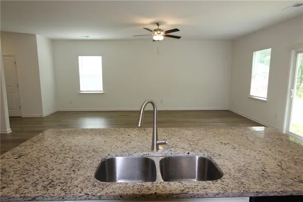 $2,850 | 6015 Deer Run Street, Union City, GA 30291