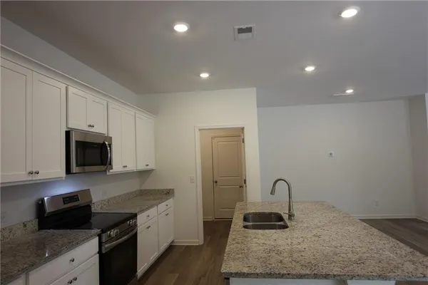 $2,850 | 6015 Deer Run Street, Union City, GA 30291