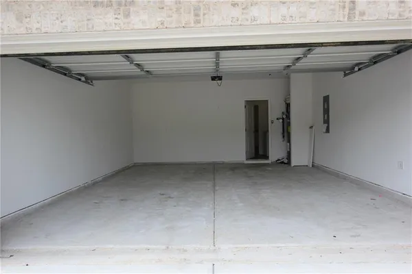 $2,850 | 6015 Deer Run Street, Union City, GA 30291