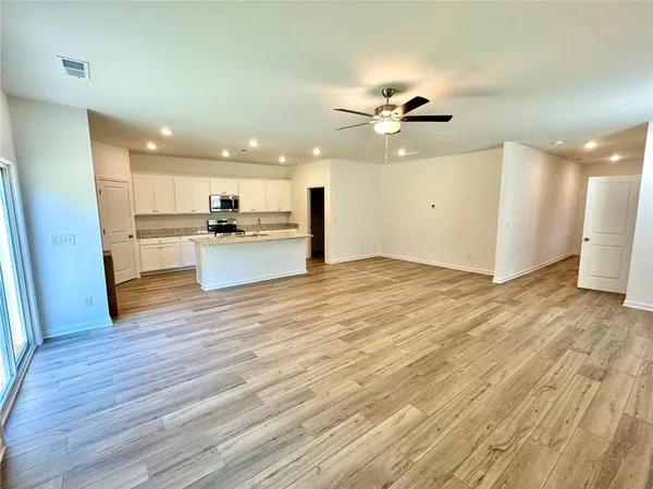 $2,850 | 6015 Deer Run Street, Union City, GA 30291