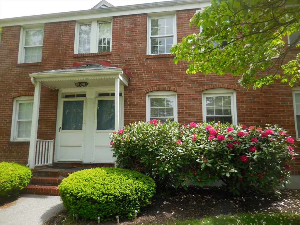 6 Colony Road, Unit 6 West Springfield, MA 01089 - Photo 2 of 17 front view of a house