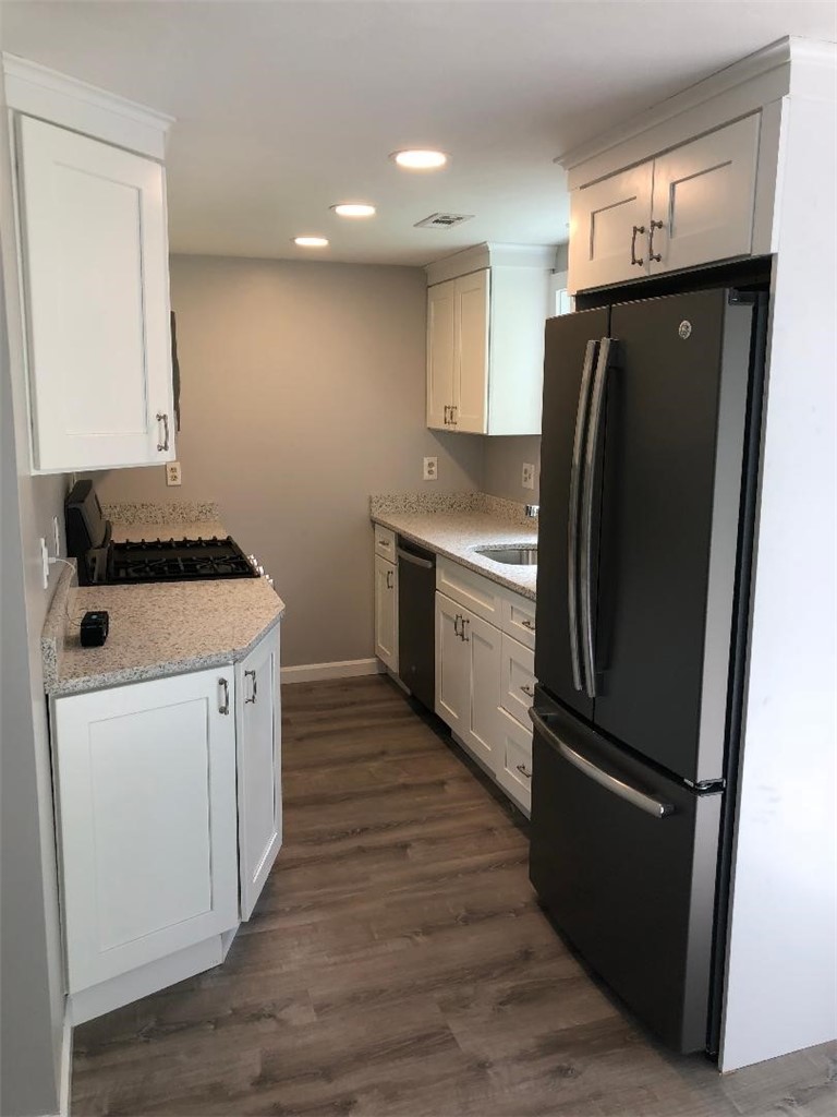 429 Boston Neck Road North Kingstown, RI 02852 - Photo 2 of 5