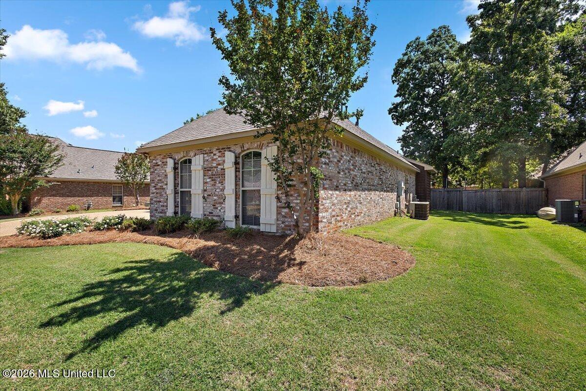 153 Covey Run Madison, MS 39110 - Photo 2 of 34 02-HTP_3710