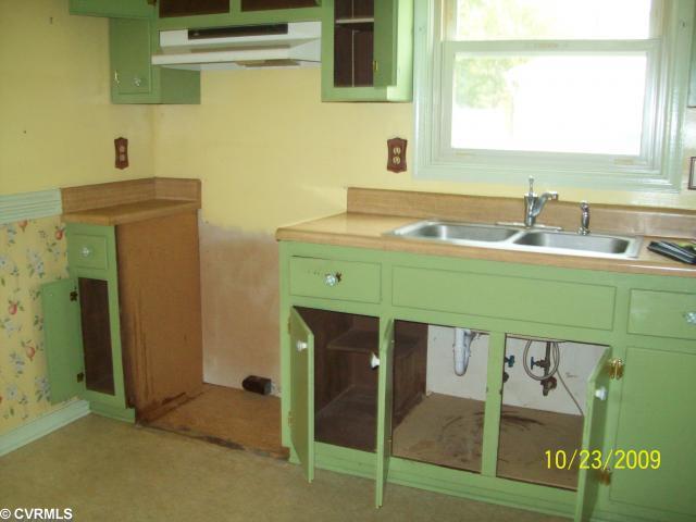 5900 Retriever Road Richmond, VA 23237 - Photo 2 of 4 Kitchen
