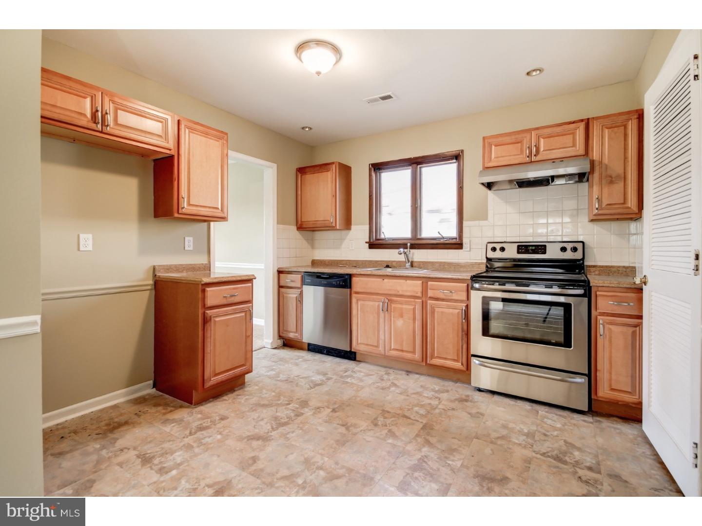 111 Harvest Road Swedesboro, NJ 08085 - Photo 3 of 22 Gallery Image 3