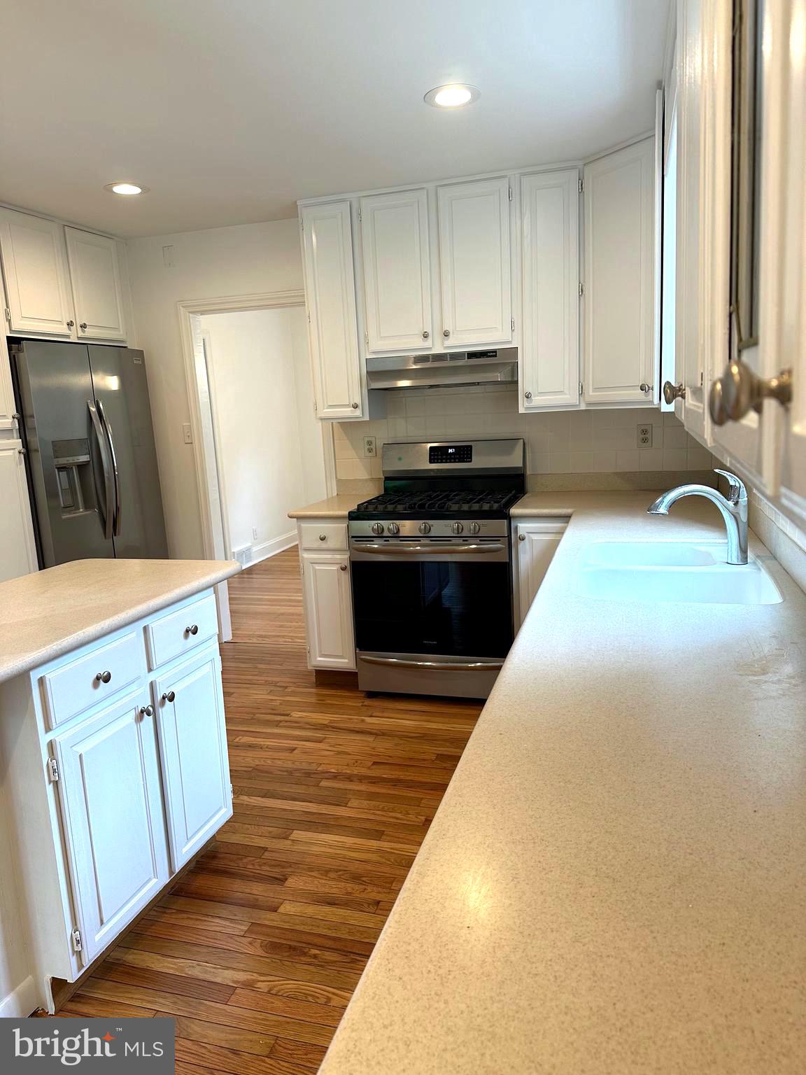 252 Rosedale Avenue Wayne, PA 19087 - Photo 8 of 22 Kitchen