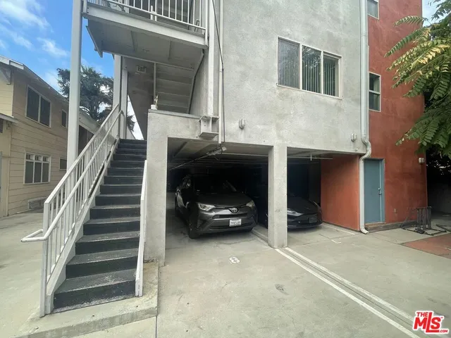 $6,300 | 1186 West 36th Street, Unit 1, Los Angeles, CA 90007