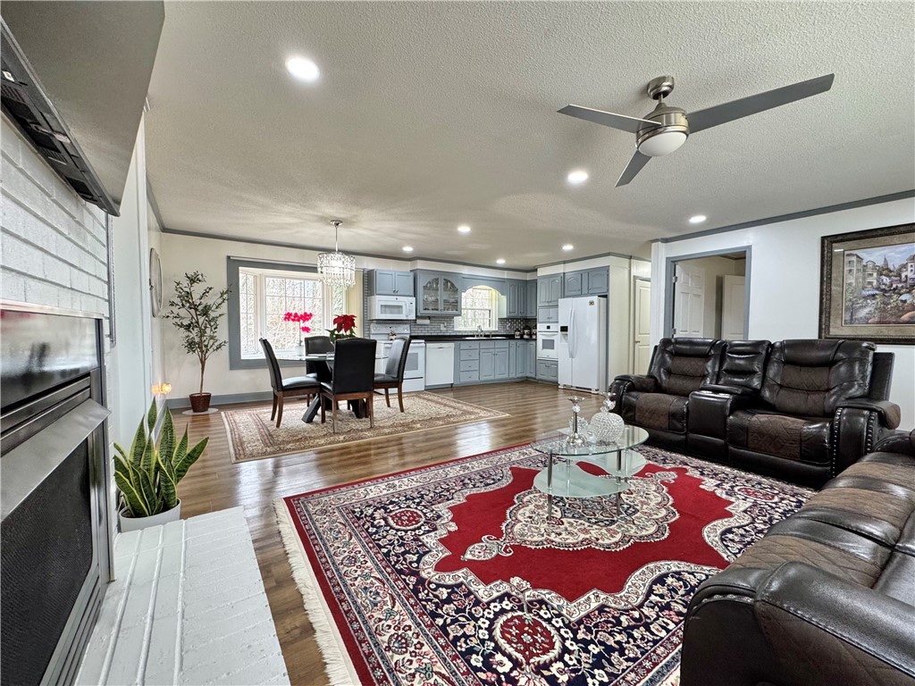 1113 Fox Squirrel Ridge Road Pickens, SC 29671 - Photo 4 of 41