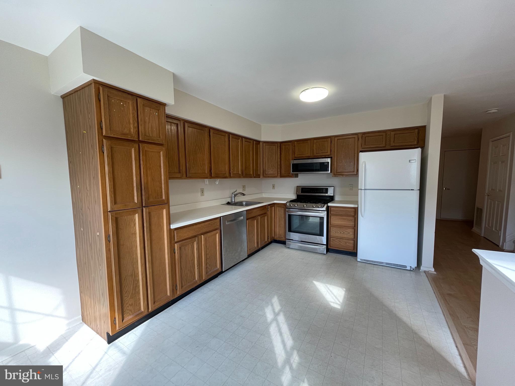 88 Biddle Way Mount Laurel, NJ 08054 - Photo 9 of 40 Gallery Image 9
