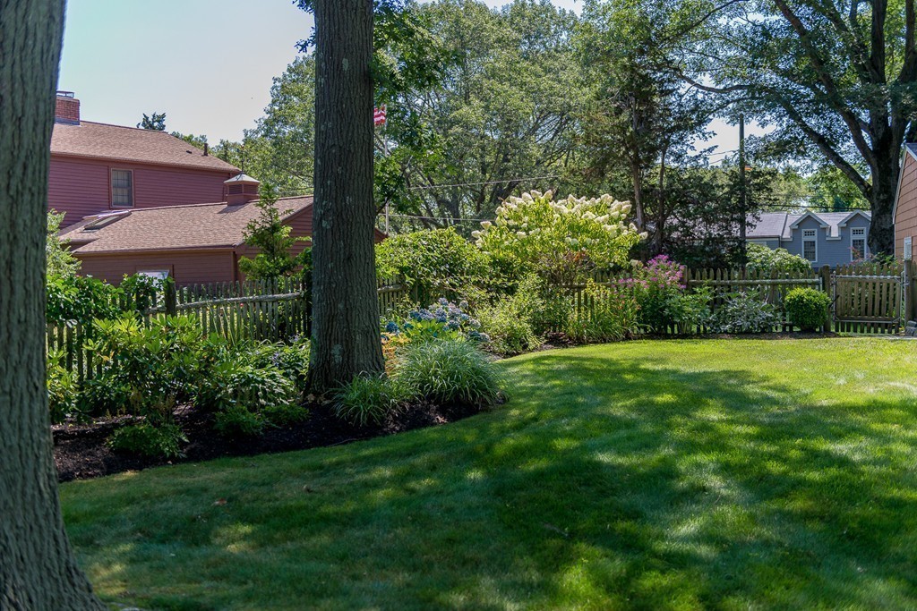 9 Churchill Road Marblehead, MA 01945 - Photo 27 of 30 Gallery Image 27