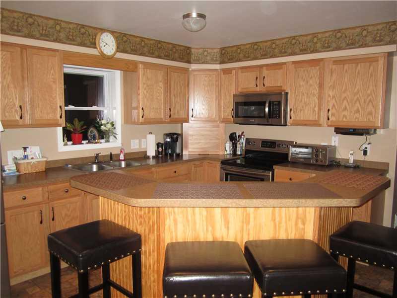 428 Oneida Trail Mercer, PA 16137 - Photo 2 of 15 Kitchen. STAINLESS STEEL APPLIANCES!