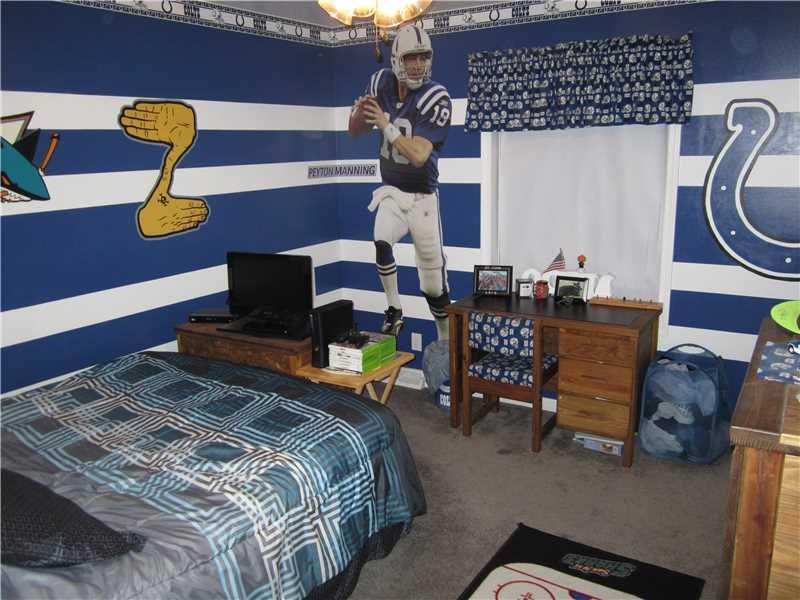 428 Oneida Trail Mercer, PA 16137 - Photo 7 of 15 Bedroom. ATTENTION SPORTS FANS! THIS IS PAINT NOT WALLPAPER ON THE WALLS!