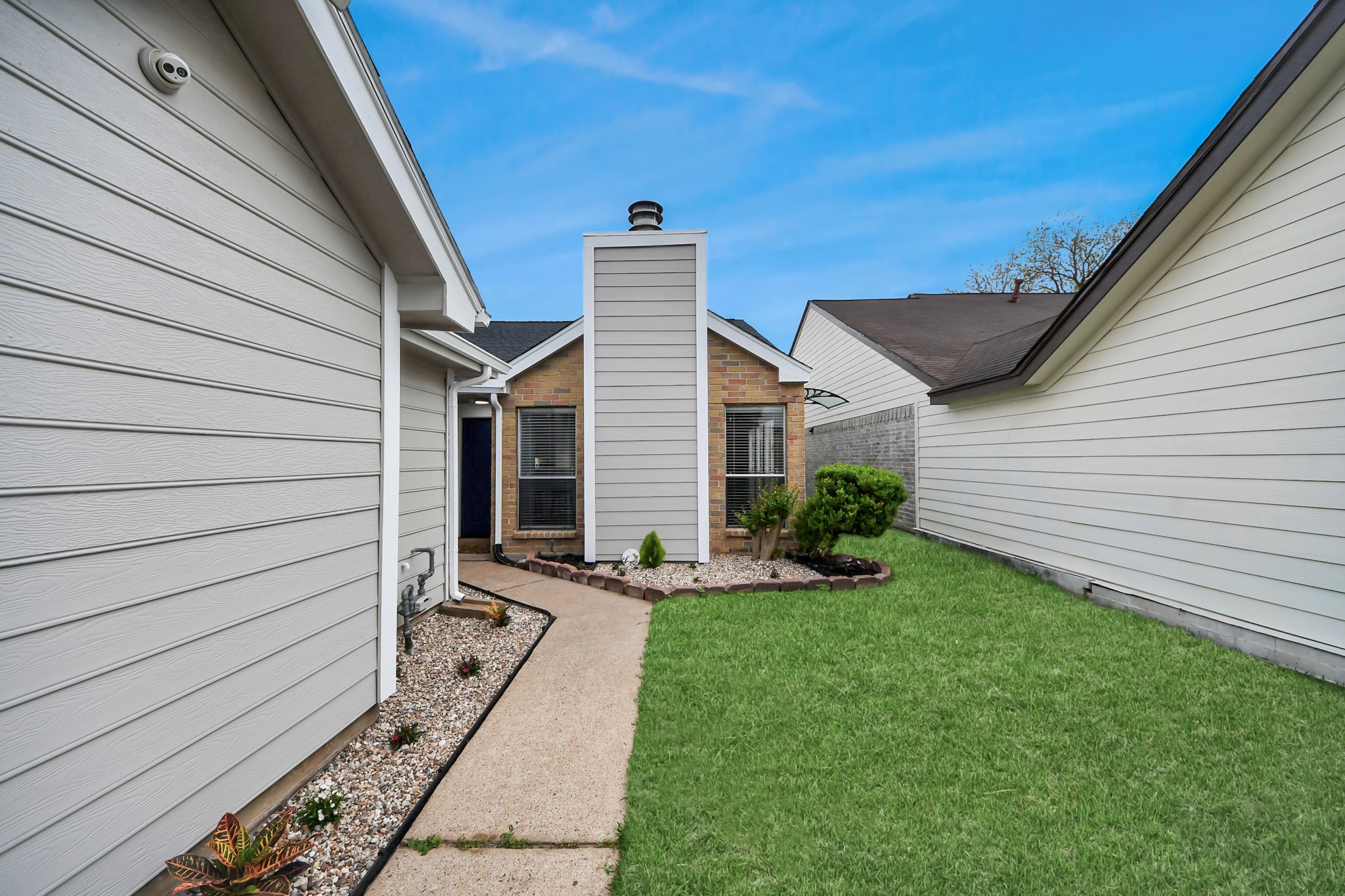11830 Plumpoint Drive Houston, TX 77099 - Photo 5 of 40