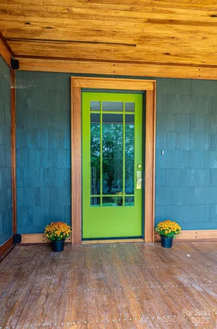 a view of a garden area