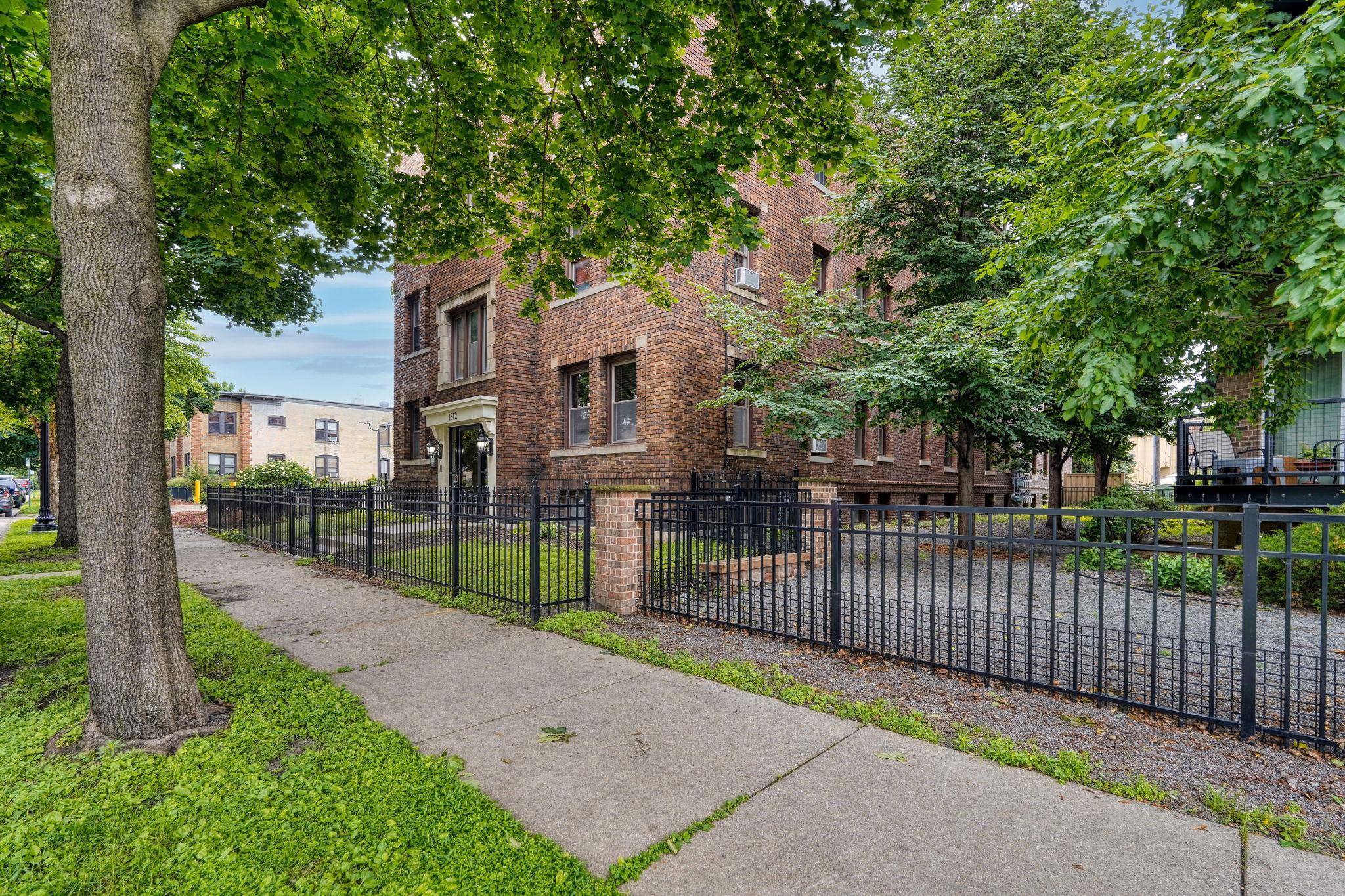 1812 Clinton Avenue, Unit 203 Minneapolis, MN 55404 - Photo 14 of 16